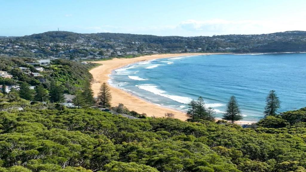 Macmasters Beach House | Luxury Beach Shack With Pool and Short Walk To Beach