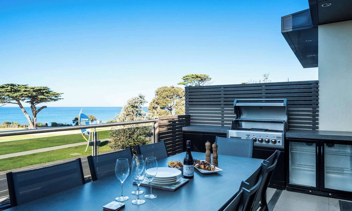 Torquay Apartment | Luxury Meets Oceanfront Bliss on The Esplanade