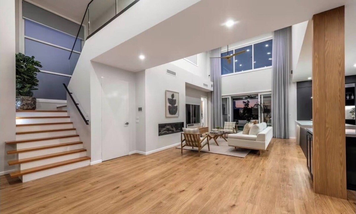 Denman Prospect House | Luxury modern house , Free parking , Pet alow