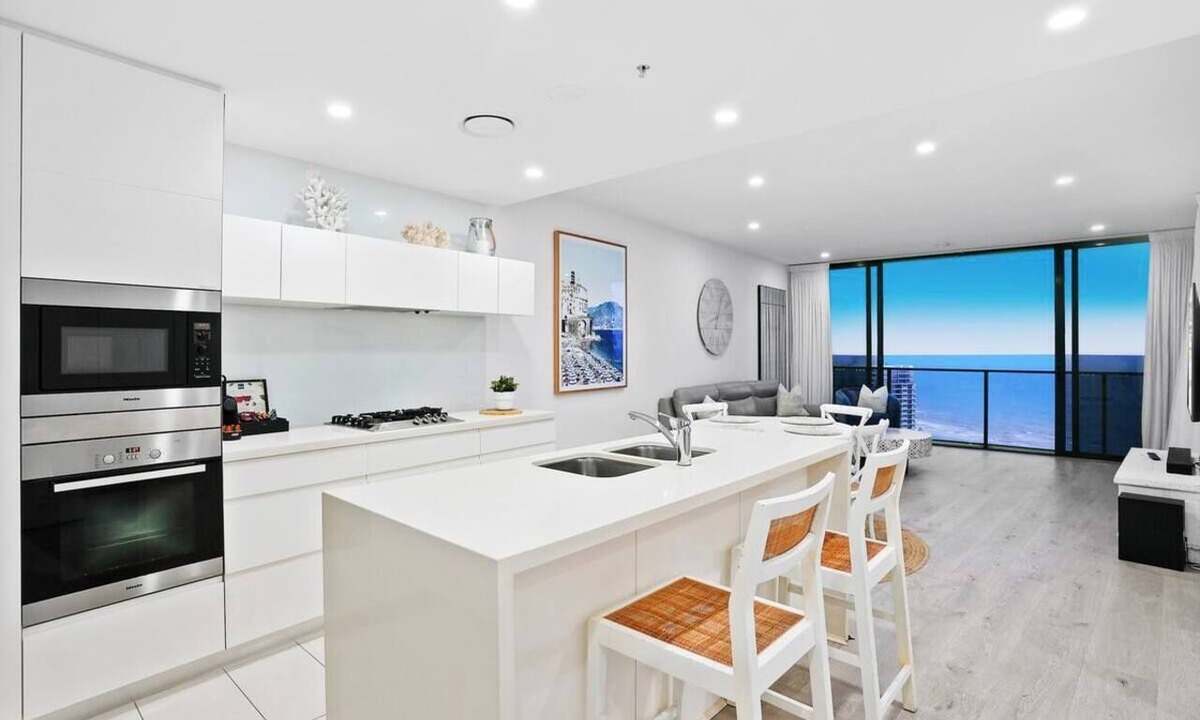 Broadbeach Apartment | Luxury Oracle Tower 2 Ocean Views 2BR Lvl33