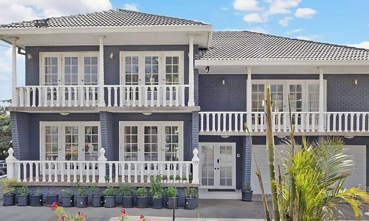 Toukley House | Luxury Waterfront Getaway - Close to restaurants, beaches and plenty more!