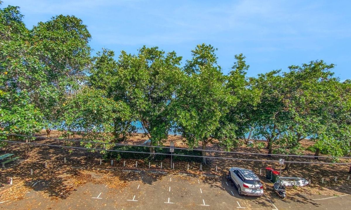 Horseshoe Bay Apartment | Maggies Beachfront Apt. 12