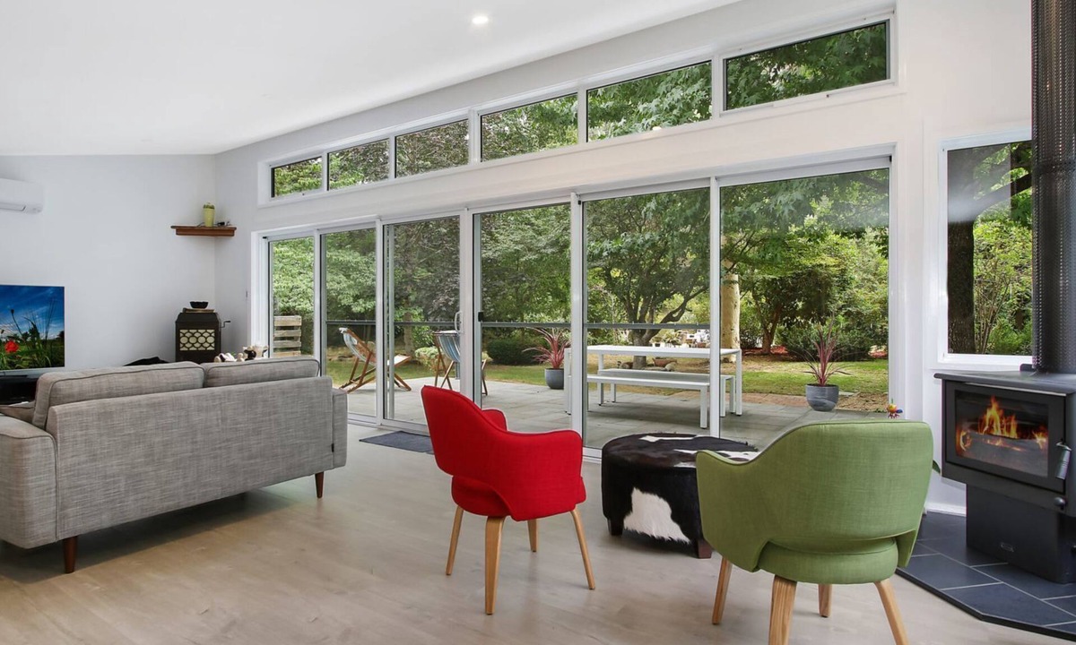 Bright House | Marshmallow Retreat - Bright