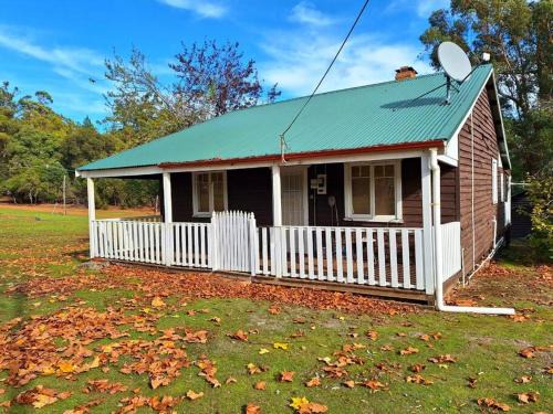 Nyamup Ski Chalet | May Queen Forest Cottage Manjimup