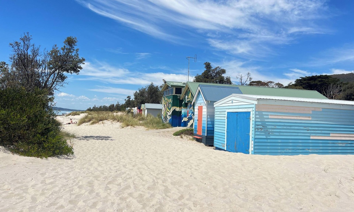 McCrae House | McCrae Beachfront Vacation Home- 4 bedrooms