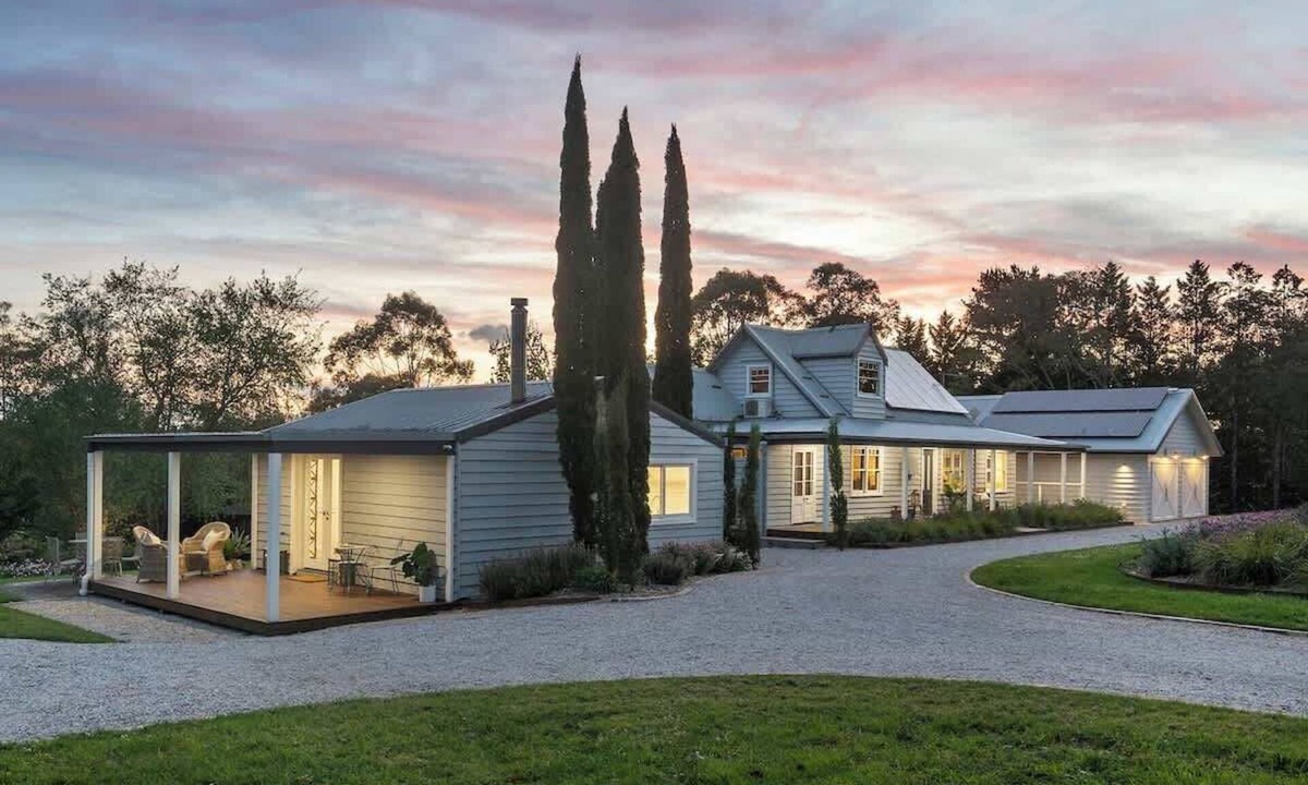 Far Meadow House | 'Meadow Mist' - Private Garden Estate Near Berry