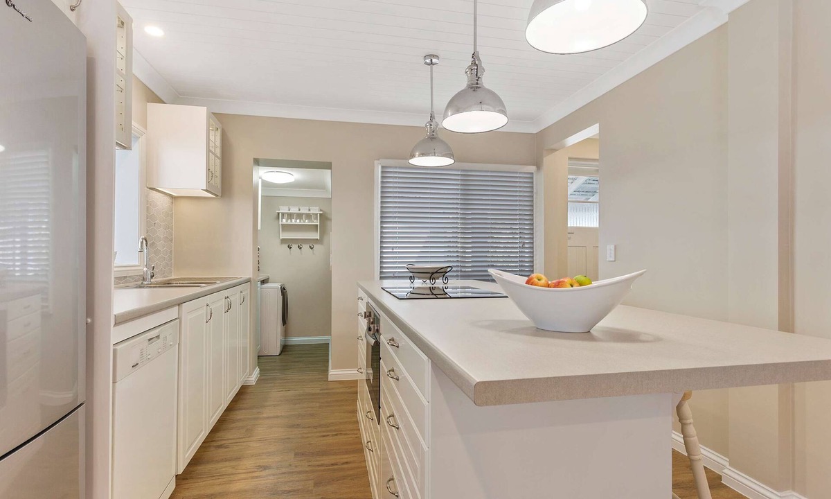 Deception Bay House | Metawisebnb Waterfront 3BR Coastal Escape