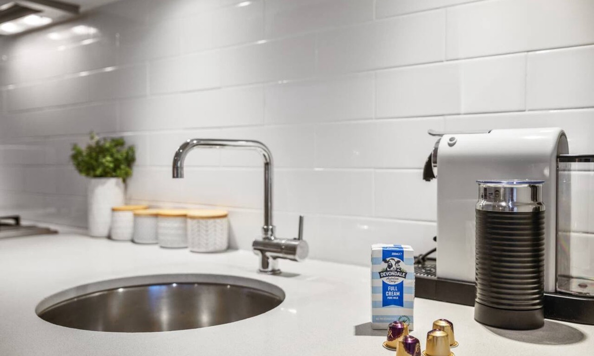 Prahran Apartment | “MILA” Trendy Prahran 1-Bed Apartment with Balcony