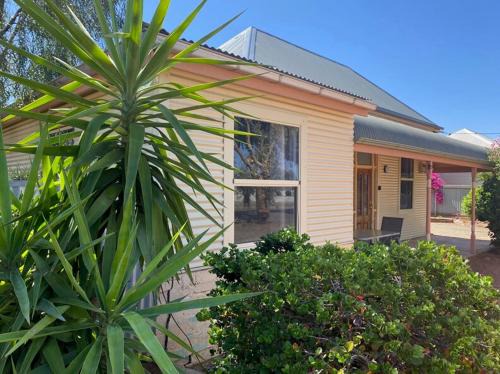 Broken Hill House | Miners' cottage