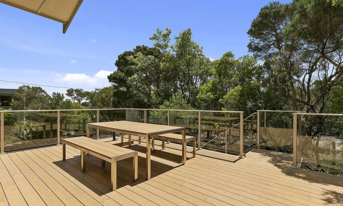 Cowes House | Miramar Red Rocks