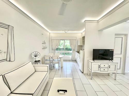 Siolim Apartment | Mirashya's Comic Escape - Unique 2D Stay for Couples & Nomads Near Vagator Beach