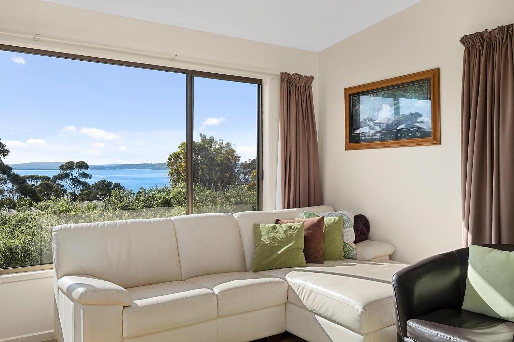 Blackmans Bay House | Mirramar House