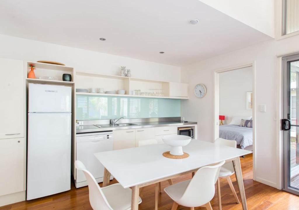 Boomerang Beach House | Mobys Resort 48
