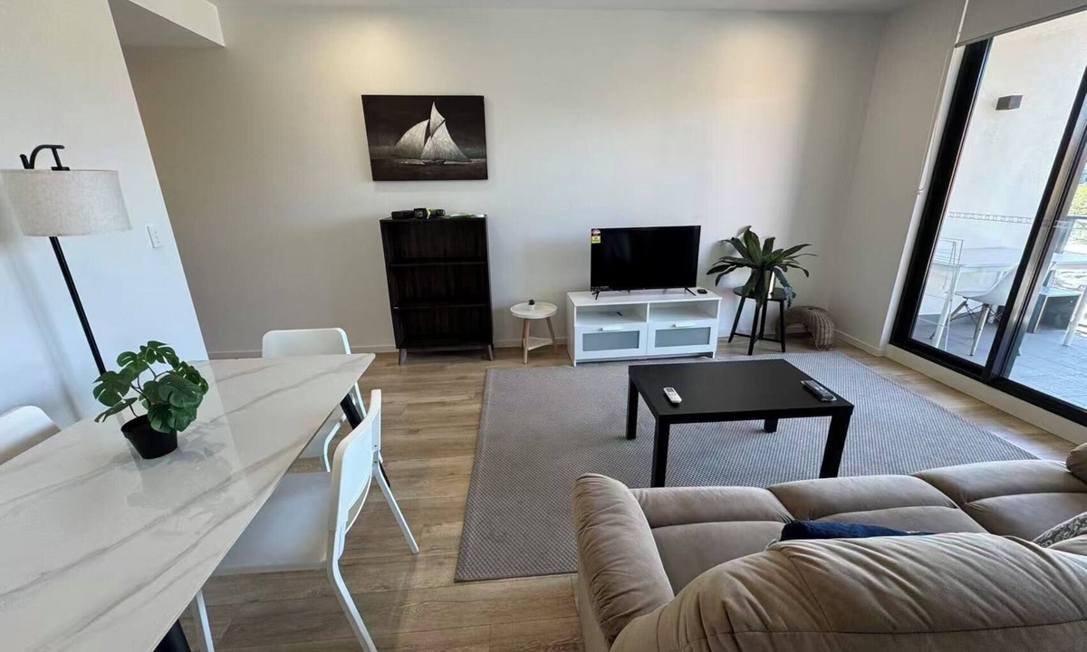 Homebush Apartment | Modern 1BR Apartment in Homebush