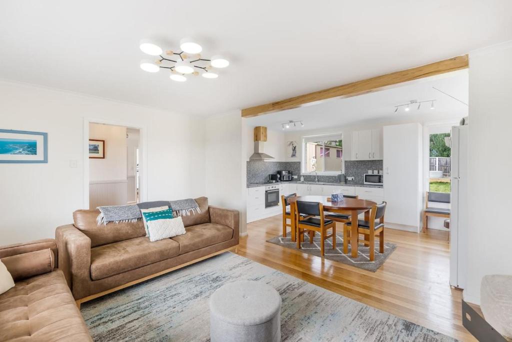 Triabunna House | Modern Coastal Escape in Triabunna