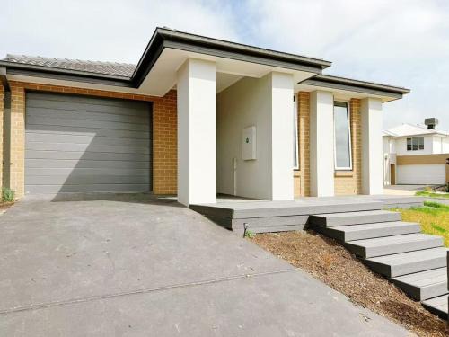 Berwick House | Modern Home Canal Berwick