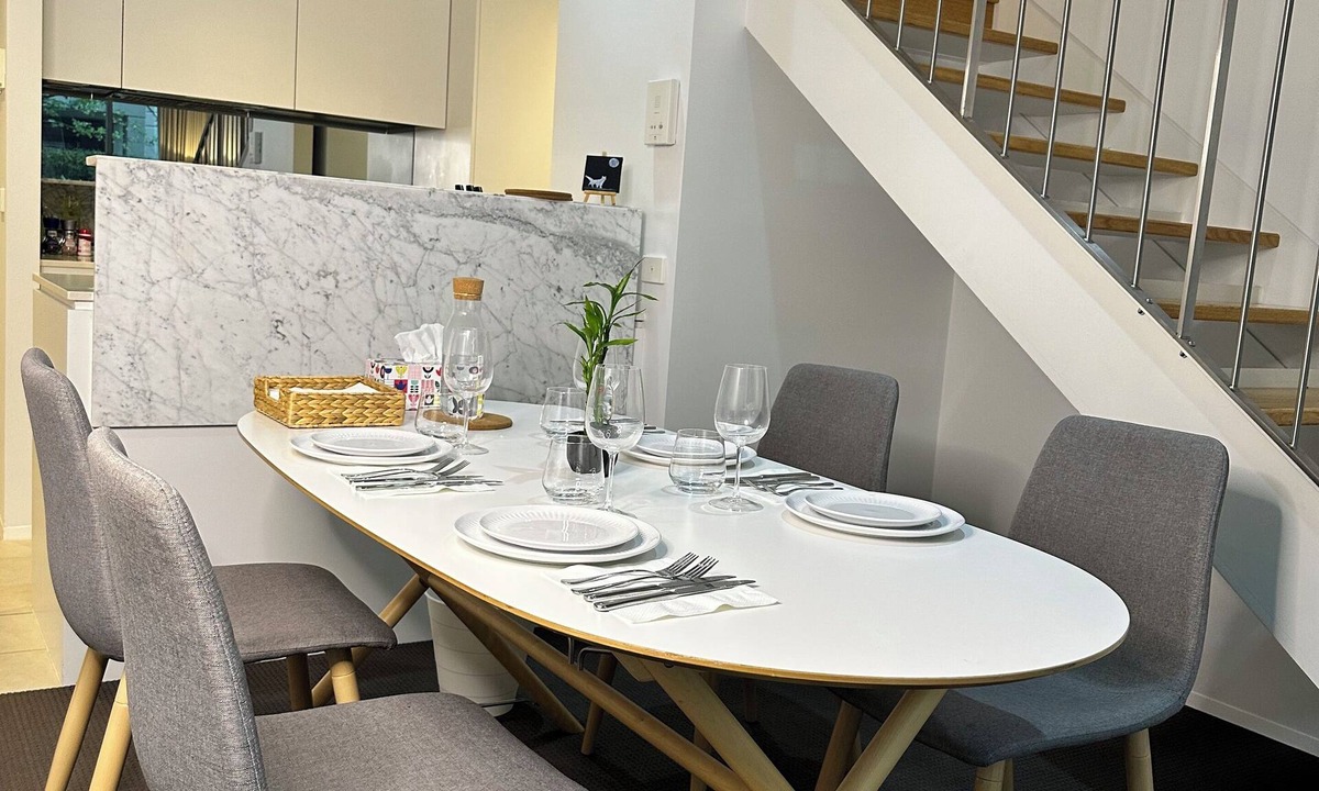Barton Apartment | Modern Loft Retreat in Barton near Parliament House