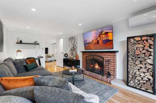 Safety Beach House | Modern&Relaxing Home in a Prime Beachside Location*