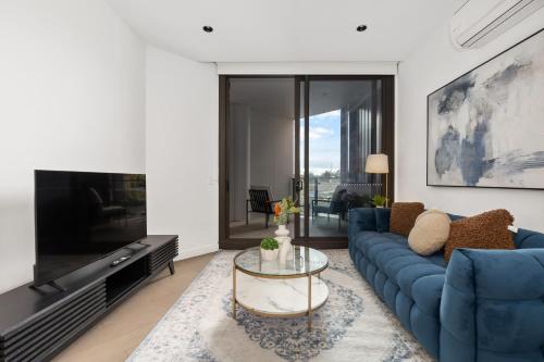 Alphington Apartment | Modern & Stylish 1BR Apt w Balcony, WiFI =& Parking