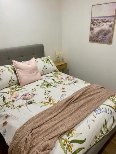 Craigie Apartment | Modern Stylish House in Craigie