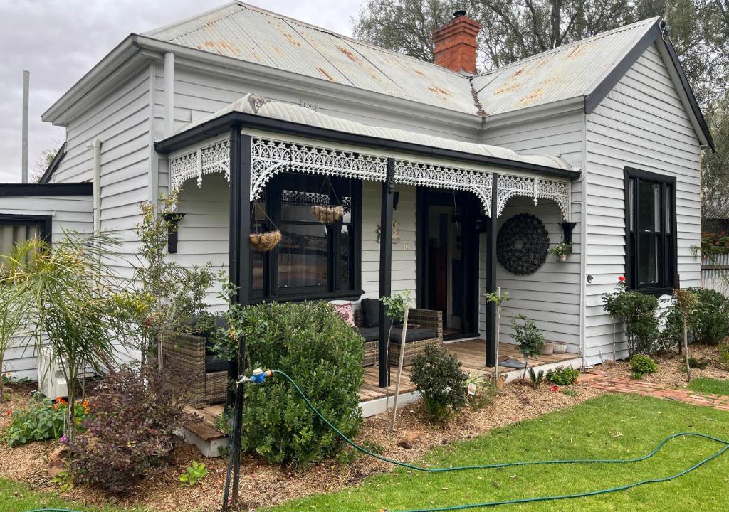 Quambatook House | Mollys Cottage
