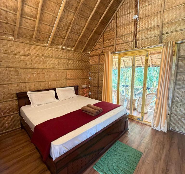 Kamalapur House | Monkey Paradise Hampi