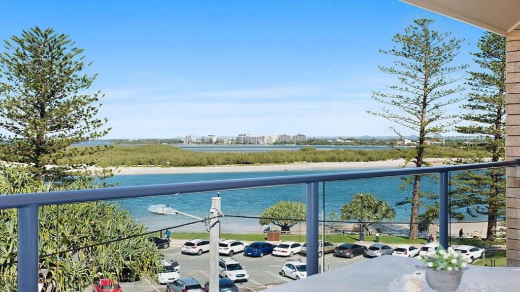 Caloundra House | Moondara Unit 5 Bulcock Beach QLD