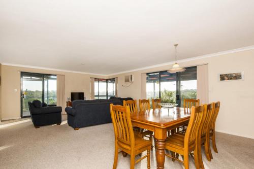 Guilderton House | Moore Views - Stunning River Views