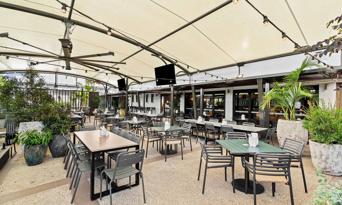 Caboolture South Hotel | Morayfield Tavern & Motel