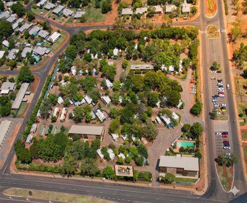 Pioneer Hotel | Mount Isa Caravan Park