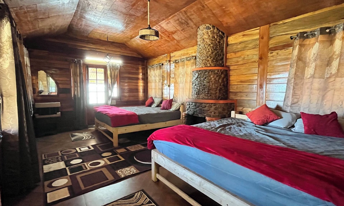 Vattakanal Ski Chalet | Mount Olympus Hood cabin