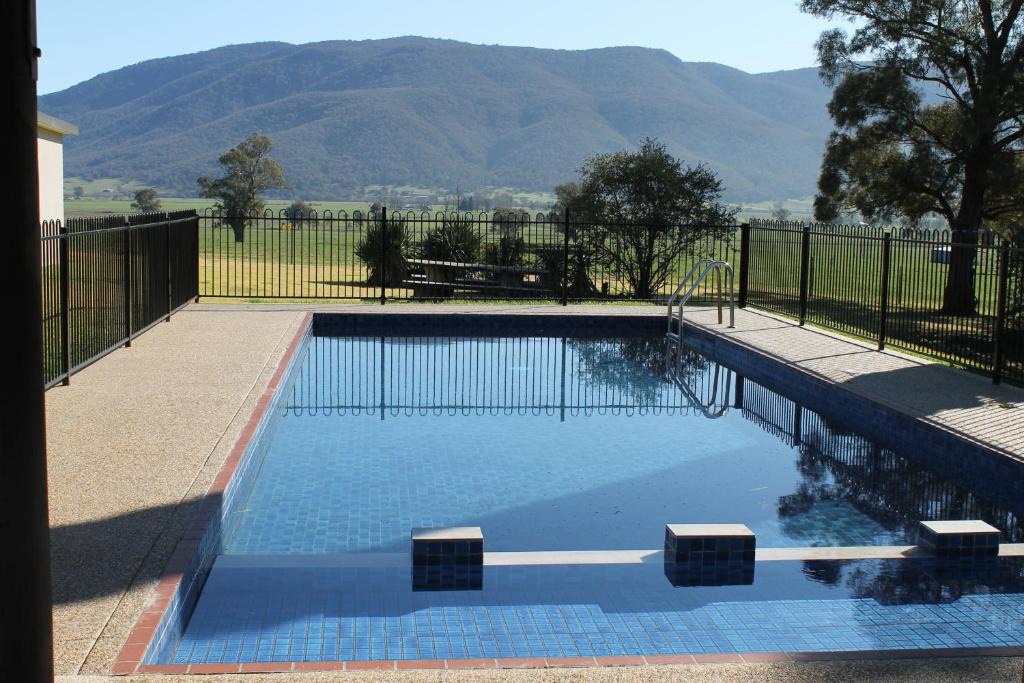 Corryong Hotel | Mountain View Motel