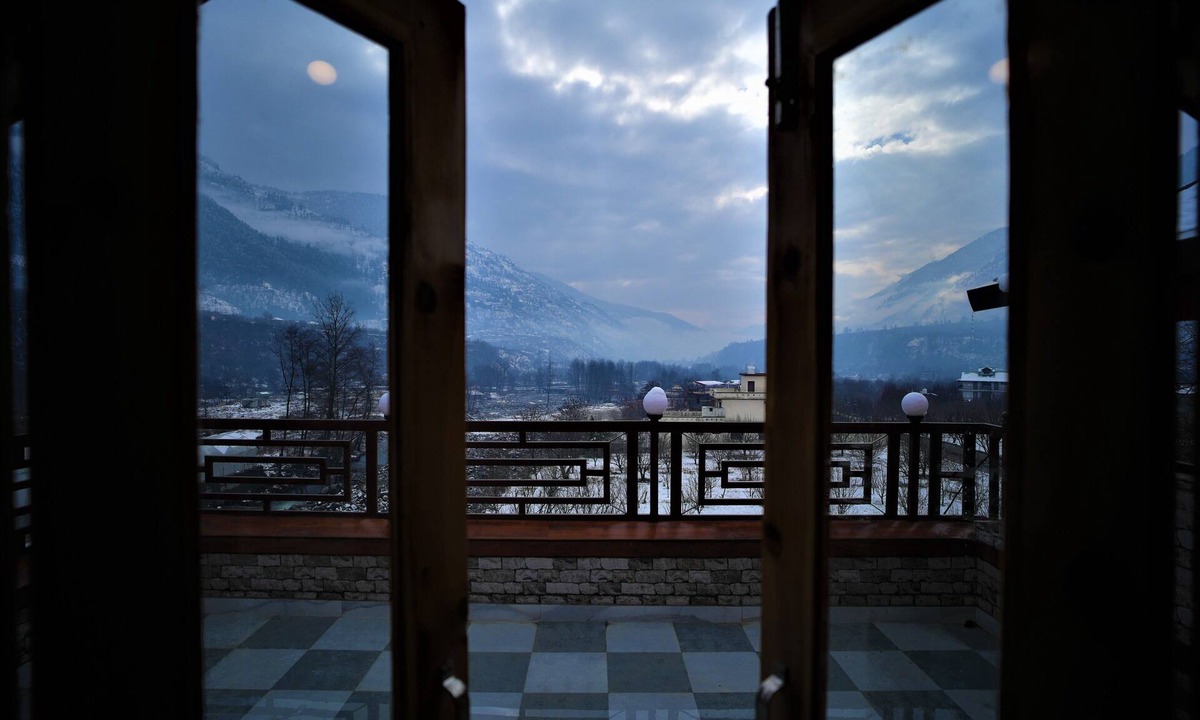 Manali House | Mountainshack Riverside Stay & Cafe