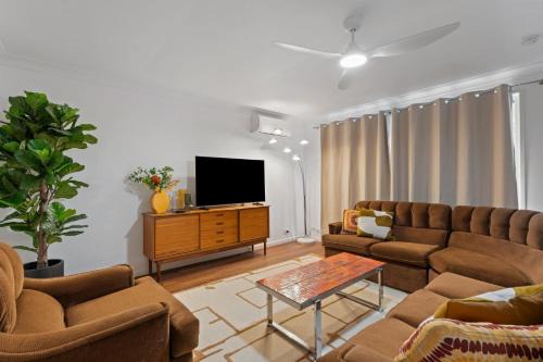Corlette House | Mulloway Pet-Friendly Getaway