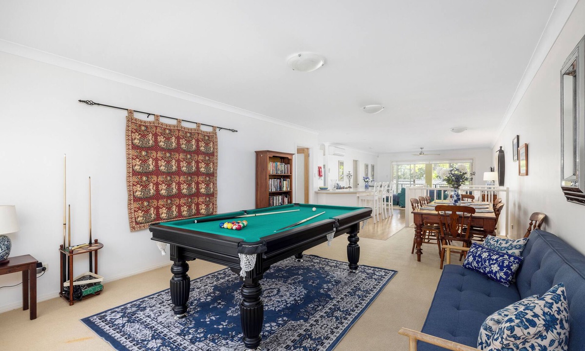 Corlette House | Muriel's Pet Friendly Home in Corlette close to pet friendly Baggies Beach