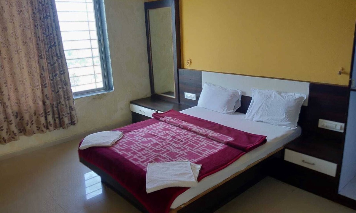 Ghodegaon Hotel | Neelam Hill Resort