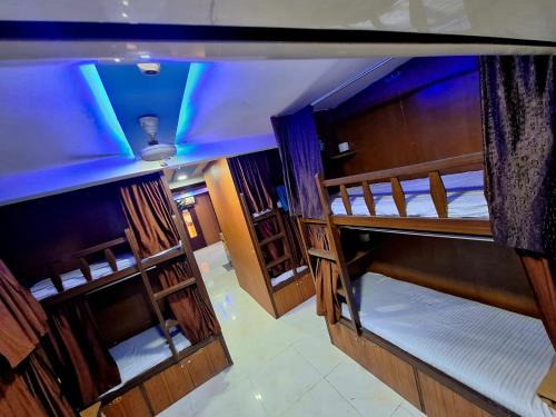 Sakinaka Hostel | Neon Nest Dormitory Suits Asalpha Metro