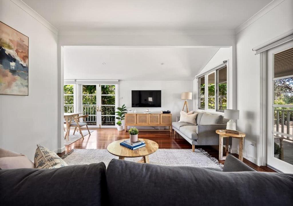 Dunsborough House | Newberry Cottage - Beach, Games & Alfresco Bliss