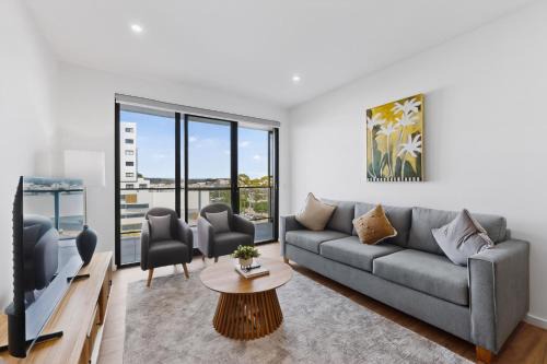 Cannington Apartment | Newly Built 3 Bed Apartment with Onsite Parking