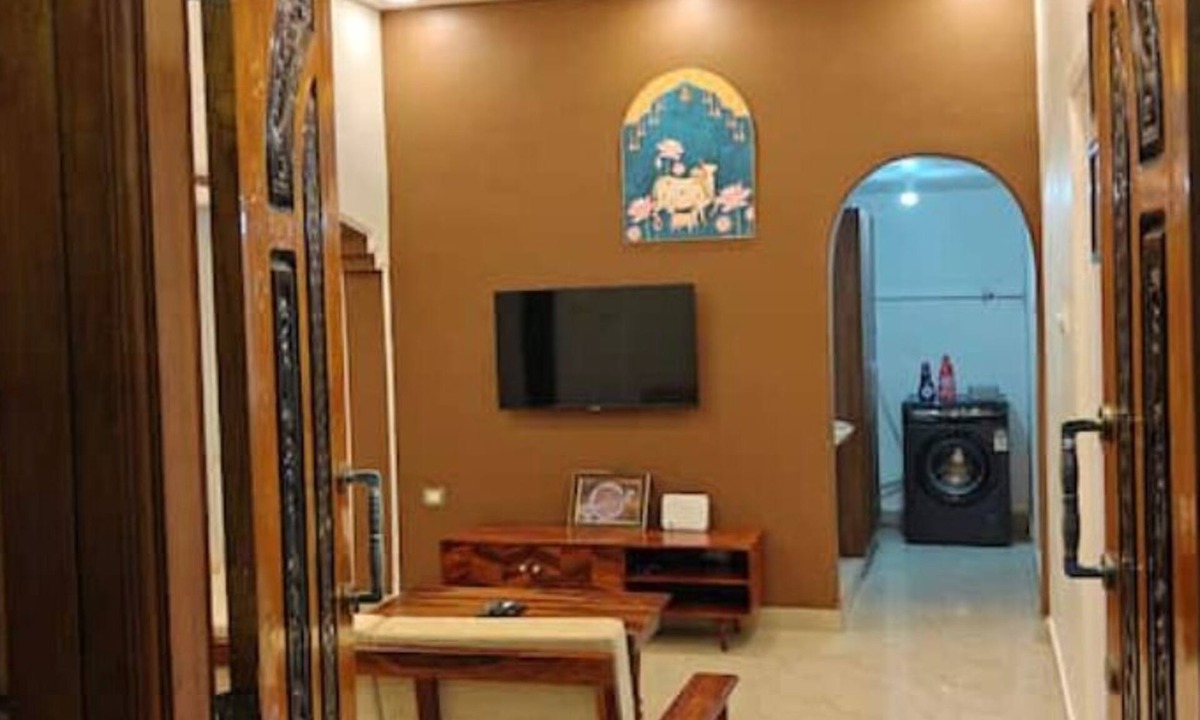 Kumbakonam Apartment | Newly Furnished, Renovated , AC, Clean, Cozy 1 BHK