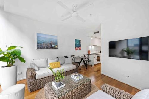Newstead Apartment | Newstead Ideally Located 2bed 2Bath Free Parking in Heart of Everything