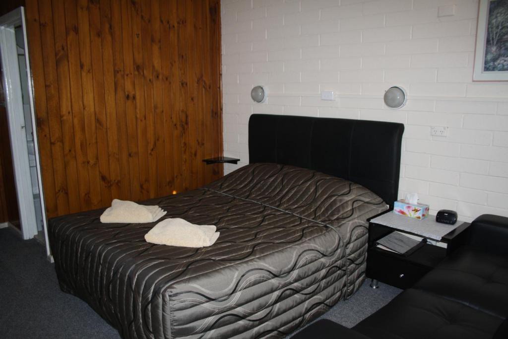 Nhill Hotel | Nhill Oasis Motel