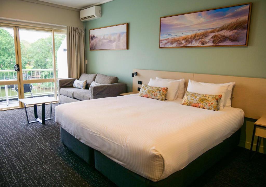 Nerang Hotel | Nightcap at Hinterland Hotel Nerang