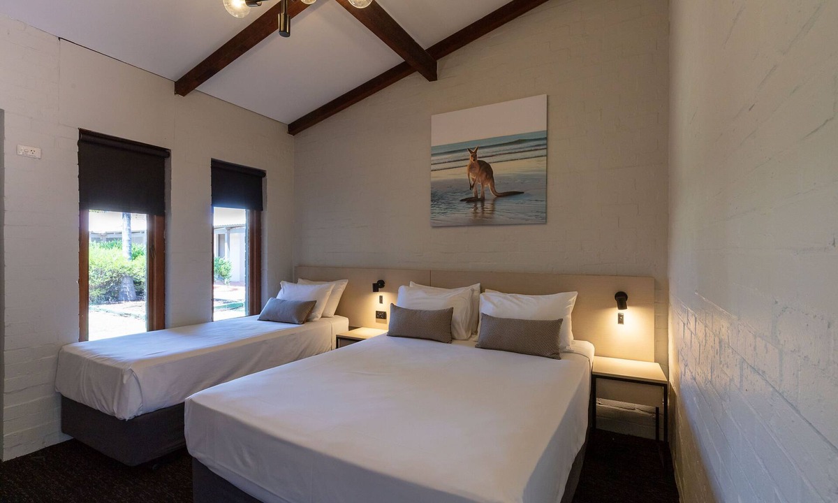 Bluff Point Hotel | Nightcap at Wintersun Hotel