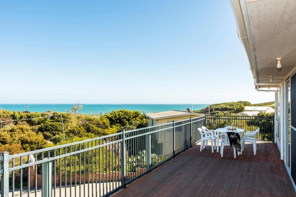 Guilderton House | Ninettas Views - Great coastal location