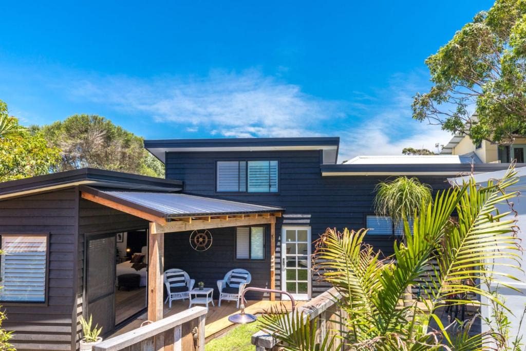 Werri Beach House | NIRVANA SEASIDE COTTAGES, Werri Beach, Gerringong & Surrounds
