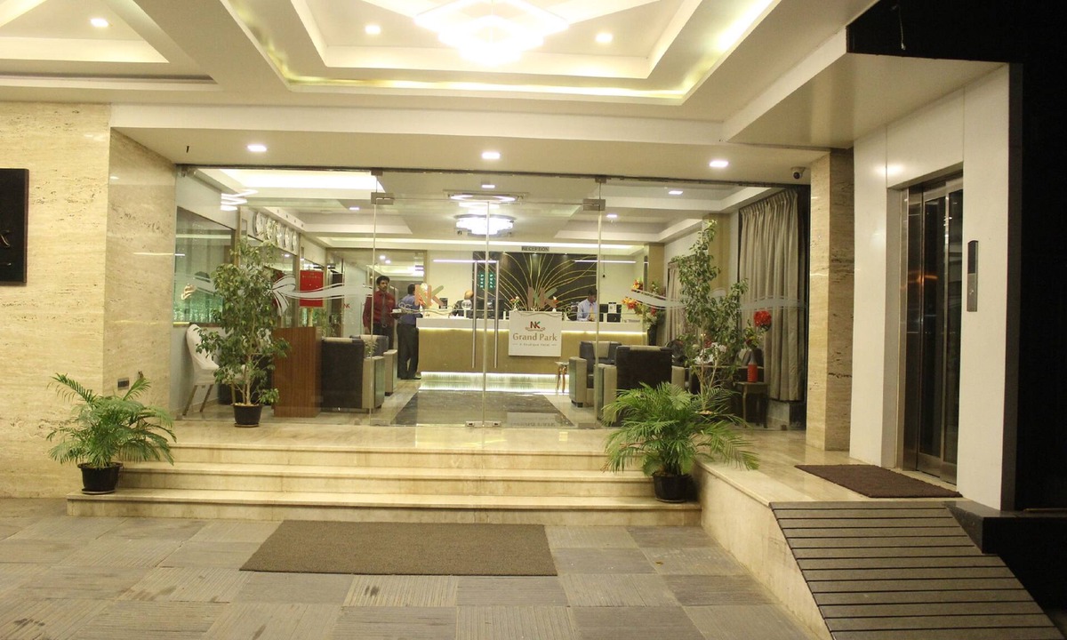 Pallavaram Hotel | NK Grand Park Hotel