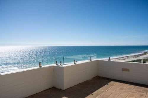 Cottesloe Apartment | No.16 Penthouse Beach View Apartment Cottesloe