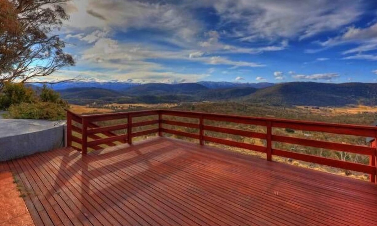 Crackenback Ski Chalet | "NOWHERE" Boutique Mountain Lodge ...sleeps max 11