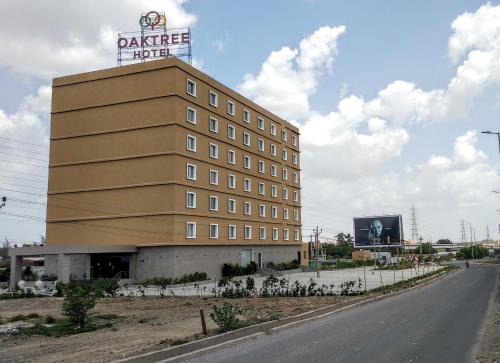 Morbi Hotel | OAKTREE HOTEL